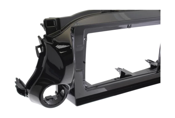 Рамка MFA Toyota Hilux 2015+ (левый руль)