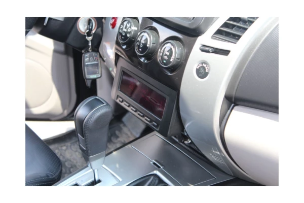 Рамка Mitsubishi Pajero Sport 2008+ для переноса БК вниз (6 кнопок)